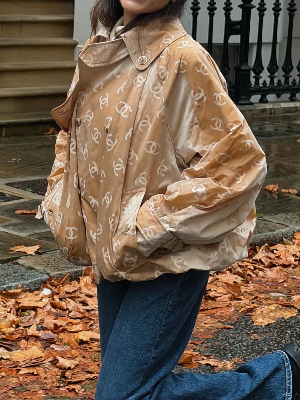 이 샤넬 아우터, 비가 내려야 진짜 매력이 보여요