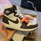 크리스마스가 일찍 와서 첫 조던을 가져왔어요!!