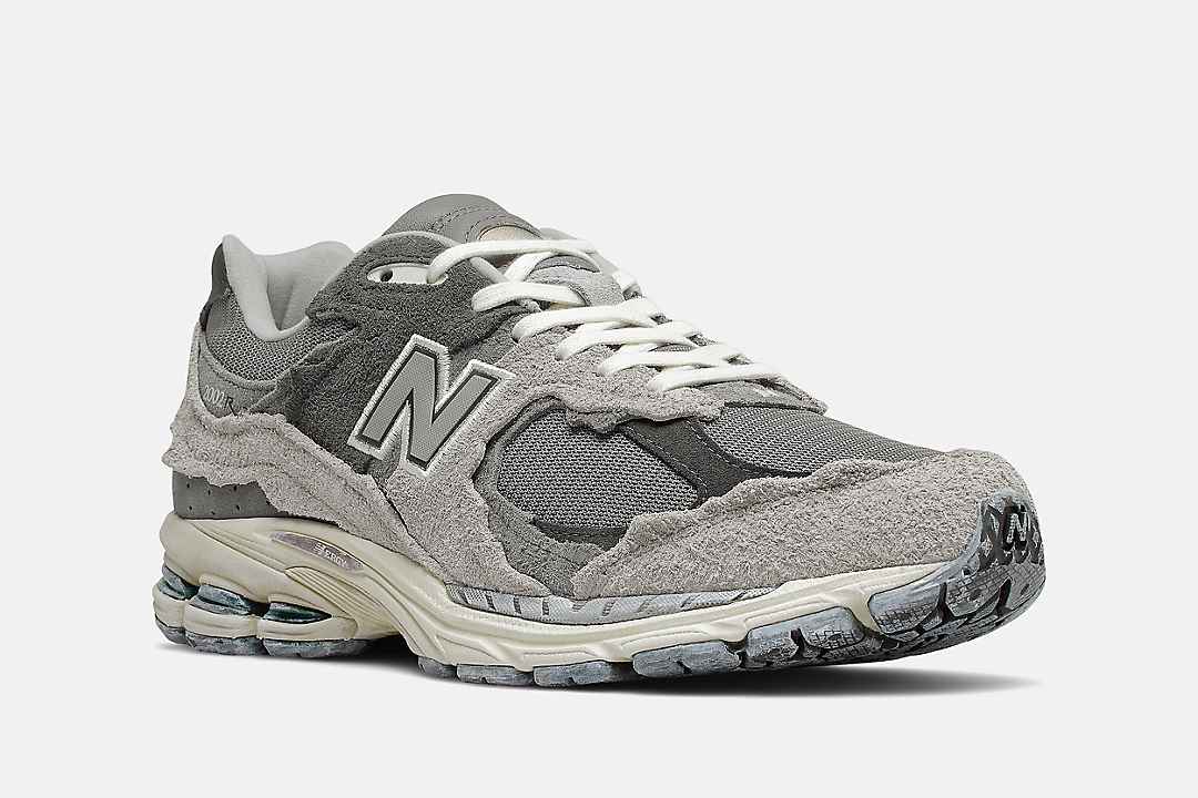 뉴발란스 2002R 프로텍션 팩 "레인 클라우드"