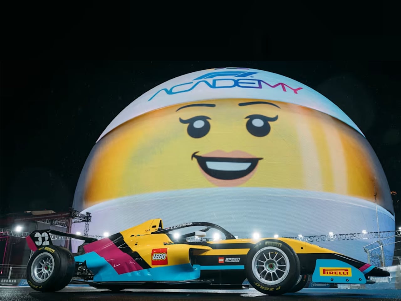 LEGO Racing은 레이싱과는 전혀 다른 상징으로 F1 ACADEMY 그리드에 합류했습니다