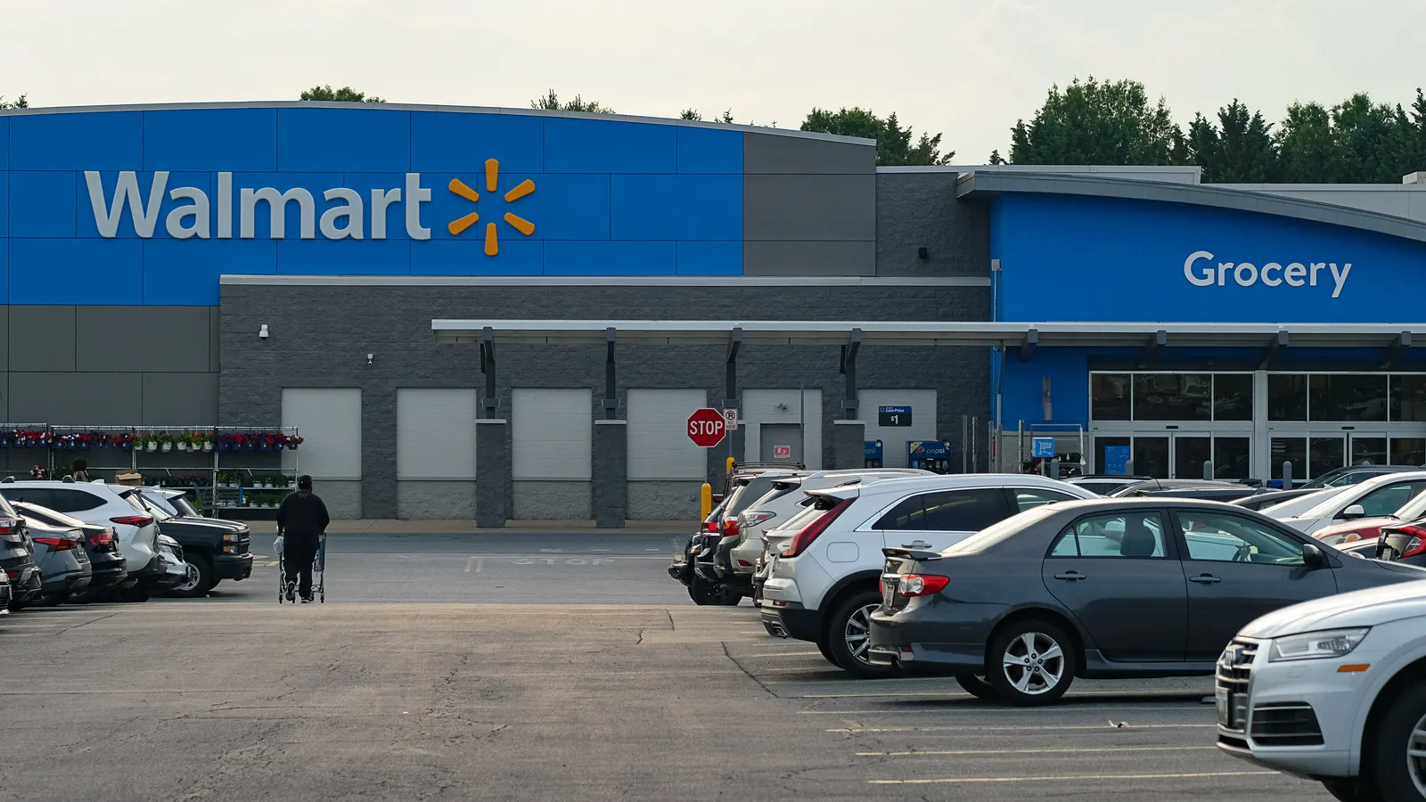Walmart의 전자상거래 성장은 Doug McMillon CEO의 유산을 말해줍니다