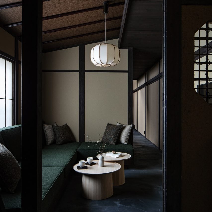 Studio Aluc는 100년 된 교토 타운하우스를 호텔로 탈바꿈