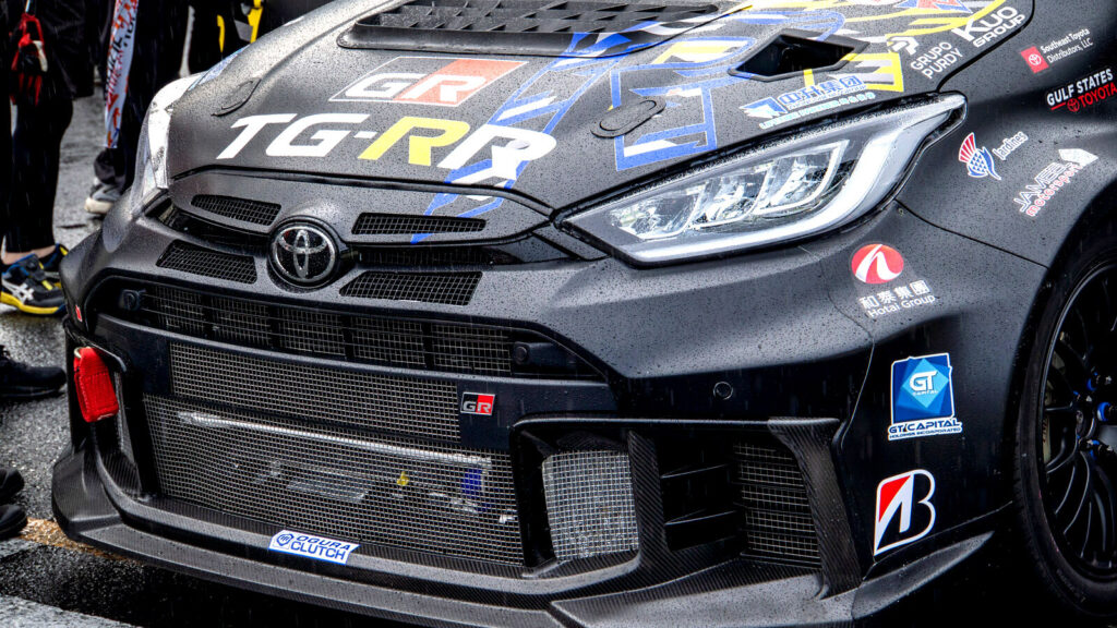 Toyota가 2.0 터보 축소를 시도함에 따라 미드 엔진 GR Yaris가 다시 궤도에 올랐습니다