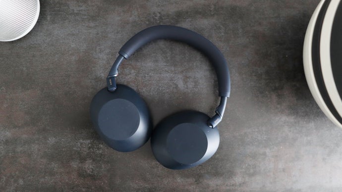 Sony의 WH-1000XM6으로 18시간 동안 이코노미 비행을 하고 나면 좋아하는 ANC 쌍이 새로 생겼을지도 모릅니다.