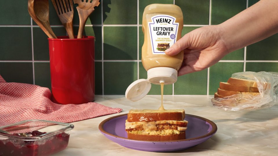 Heinz, 추수감사절 남은 음식을 위한 그레이비 조미료 공개(스포일러 경고: 빈 병입니다)