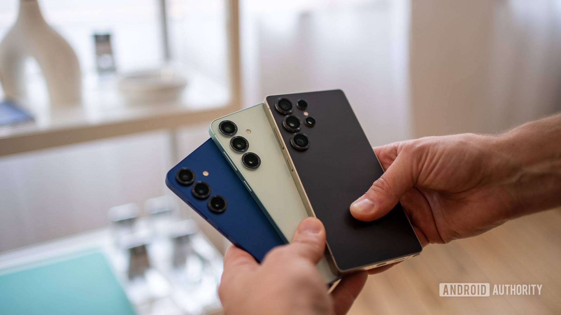 갤럭시 S26 시리즈 유출은 이 휴대폰이 얼마나 무거울지 말해줍니다