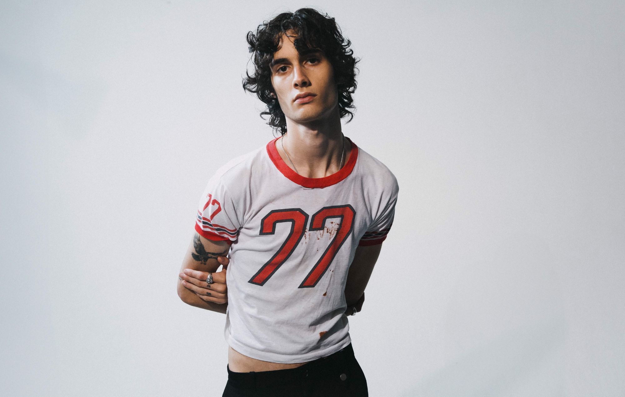 Sombr이 마지막 순간에 친밀한 런던 KOKO 쇼를 발표합니다