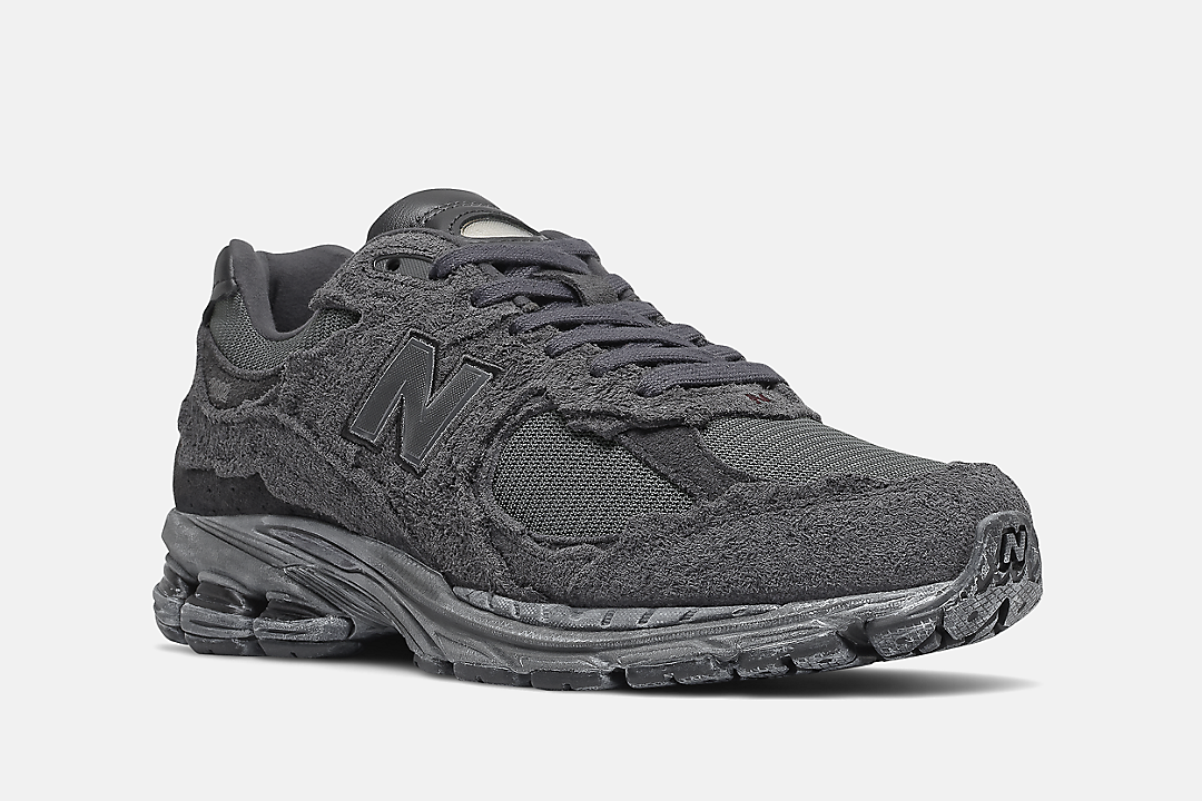 뉴발란스 2002R 프로텍션 팩 "팬텀"