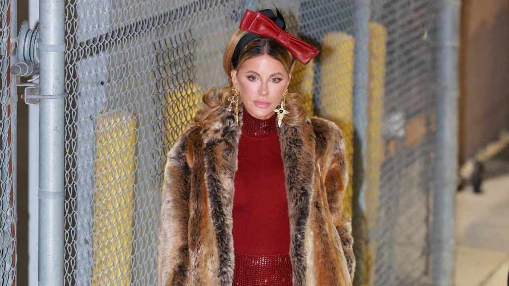 케이트 베킨세일(Kate Beckinsale)은 말도 안 되는 하이힐과 마이크로 반바지를 선보였습니다