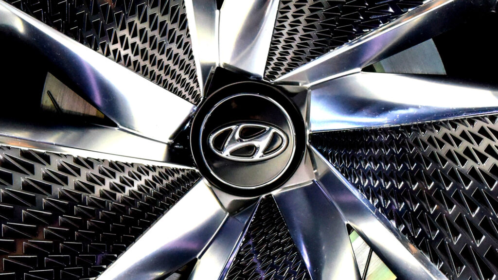 체포된 현대차 근로자, ICE 고소 준비