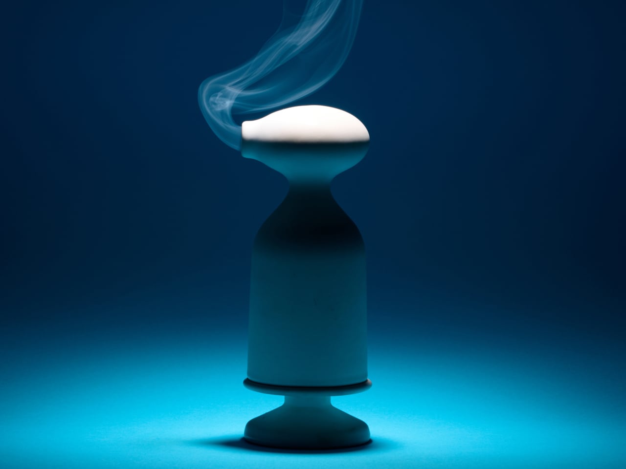 누볼리노 향로가 연기를 내뿜는 캐릭터처럼 생겼어요