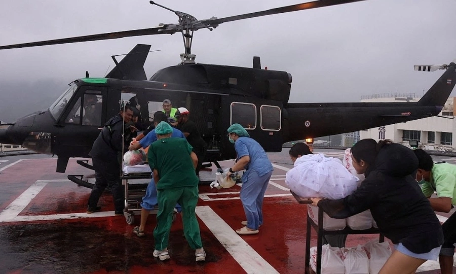 태국, 홍수로 인해 33명이 사망하고 수백만 명이 영향을 받자 ICU 환자를 공수하기 위해 경쟁