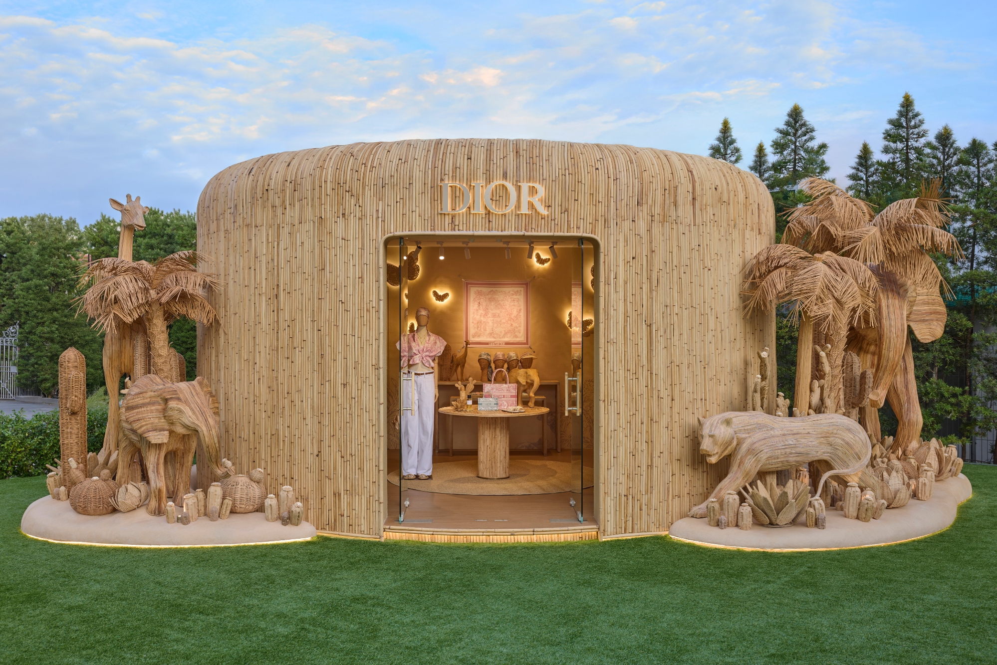 충성도와 재방문 고객을 위한 럭셔리 경쟁