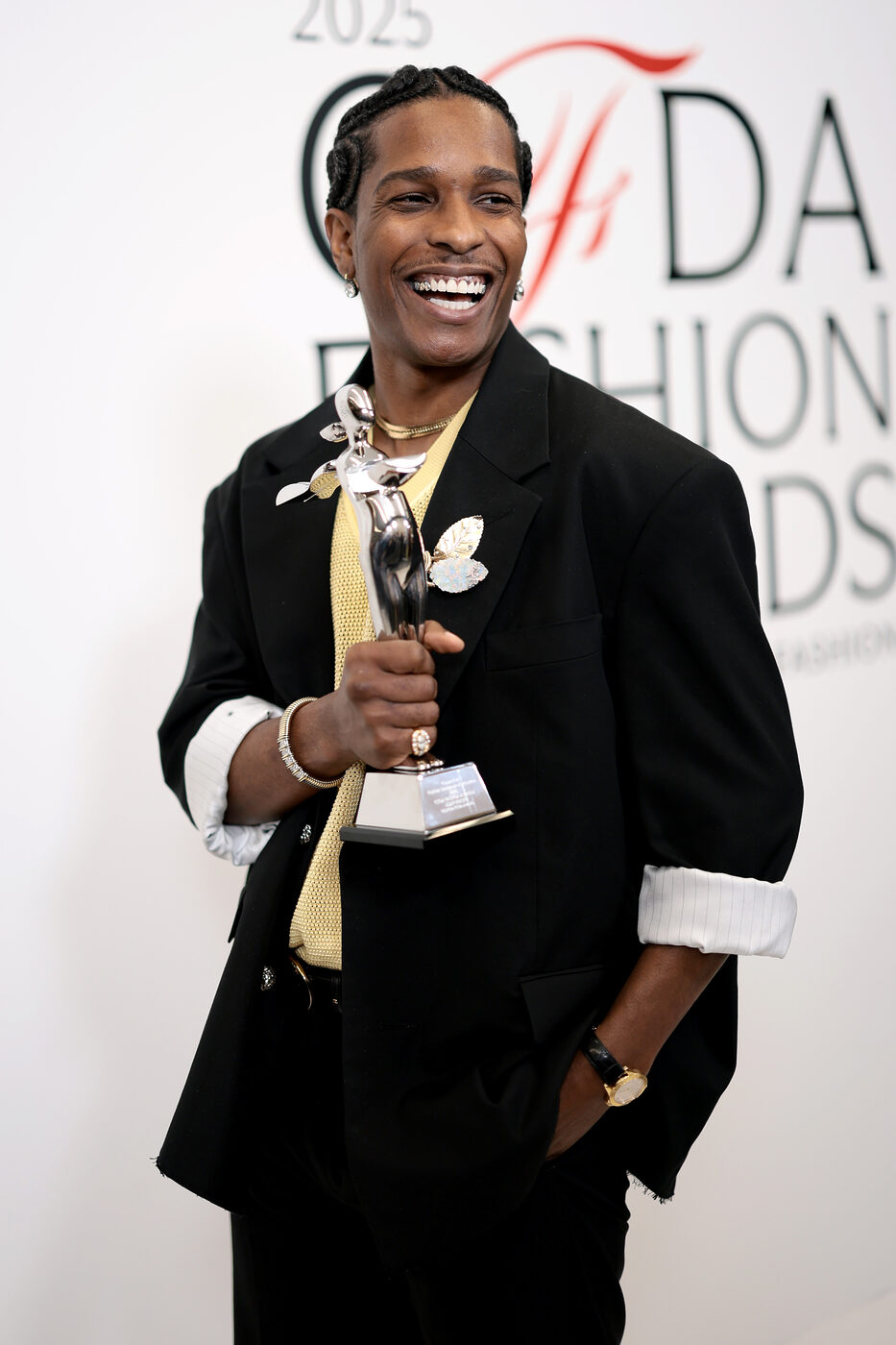 한눈에 고급스럽고 세련된 시계! 취향 좋은 에이셉 라키의 파텍필립 네프튠