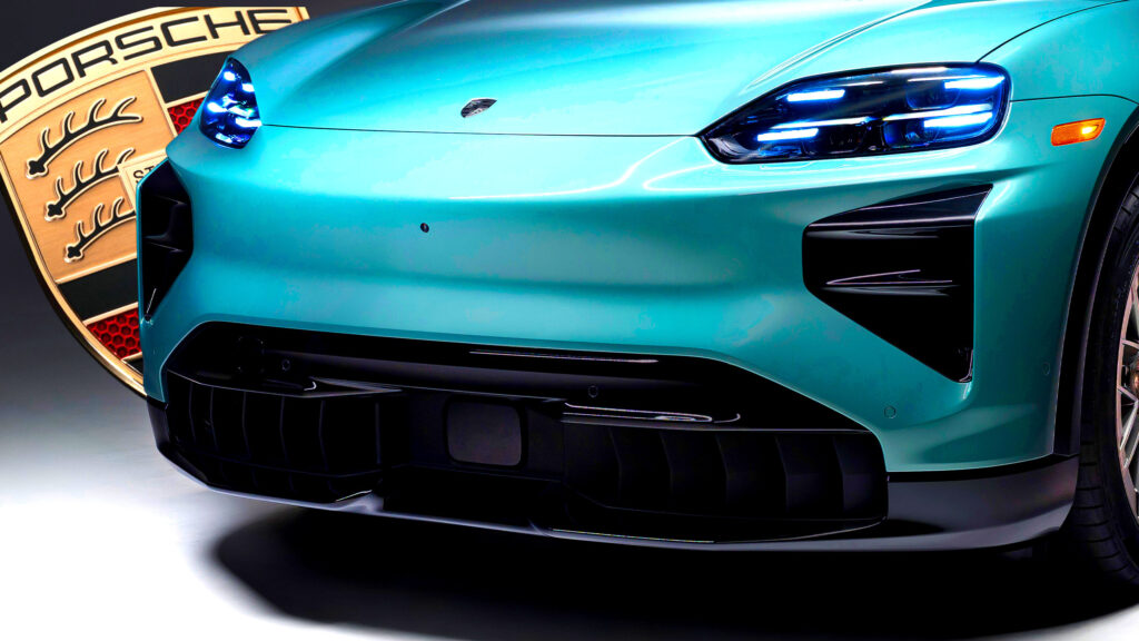 1,139마력 카이엔 일렉트릭은 포르쉐 역사상 가장 강력한 로드카입니다