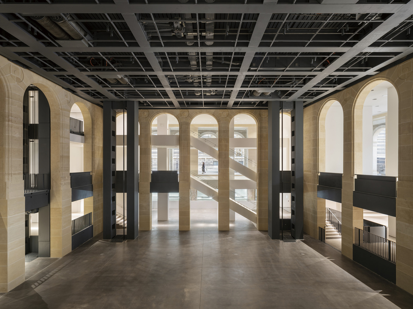 미술관이 연속적이고 관계적인 공간이 되는 법