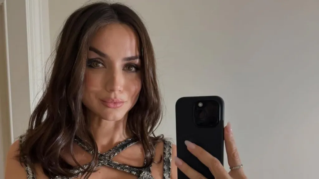 Ana de Armas, 체육복으로 시선을 사로잡다