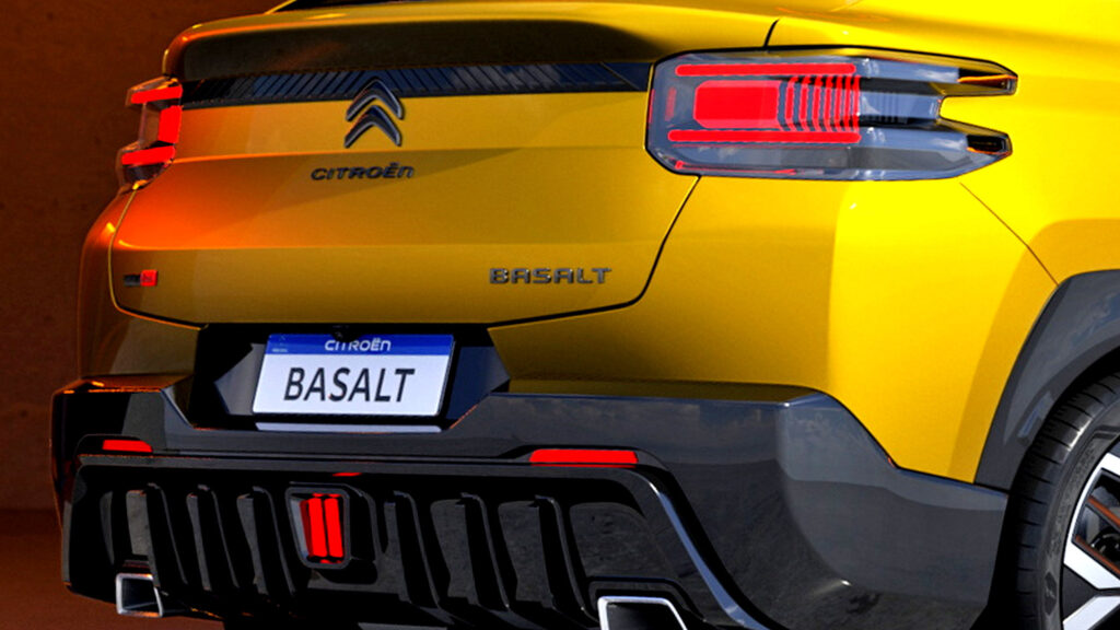 시트로엥의 저가형 패스트백은 가만히 서 있을 때만 빠르게 보인다