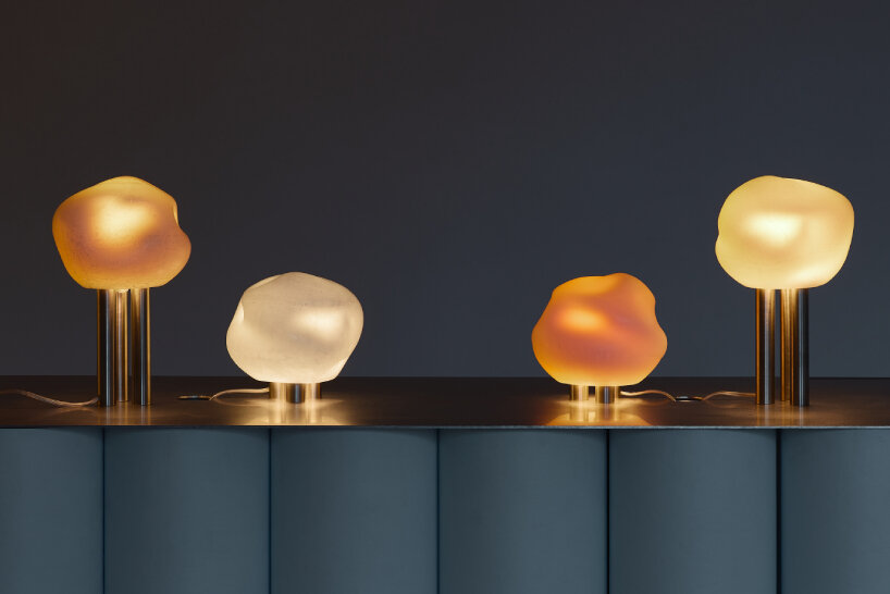 재활용된 왁스는 모듈형 조명탑과 조각품으로 더욱 밝은 삶을 영위합니다