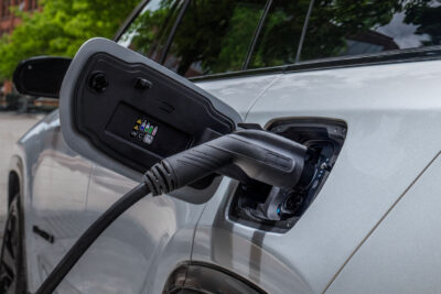 Stellantis가 NACS로 전환