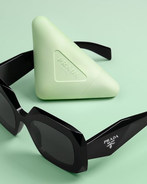 피부를 부드럽고 매끄럽게 유지해주는 럭셔리 핸드 크림