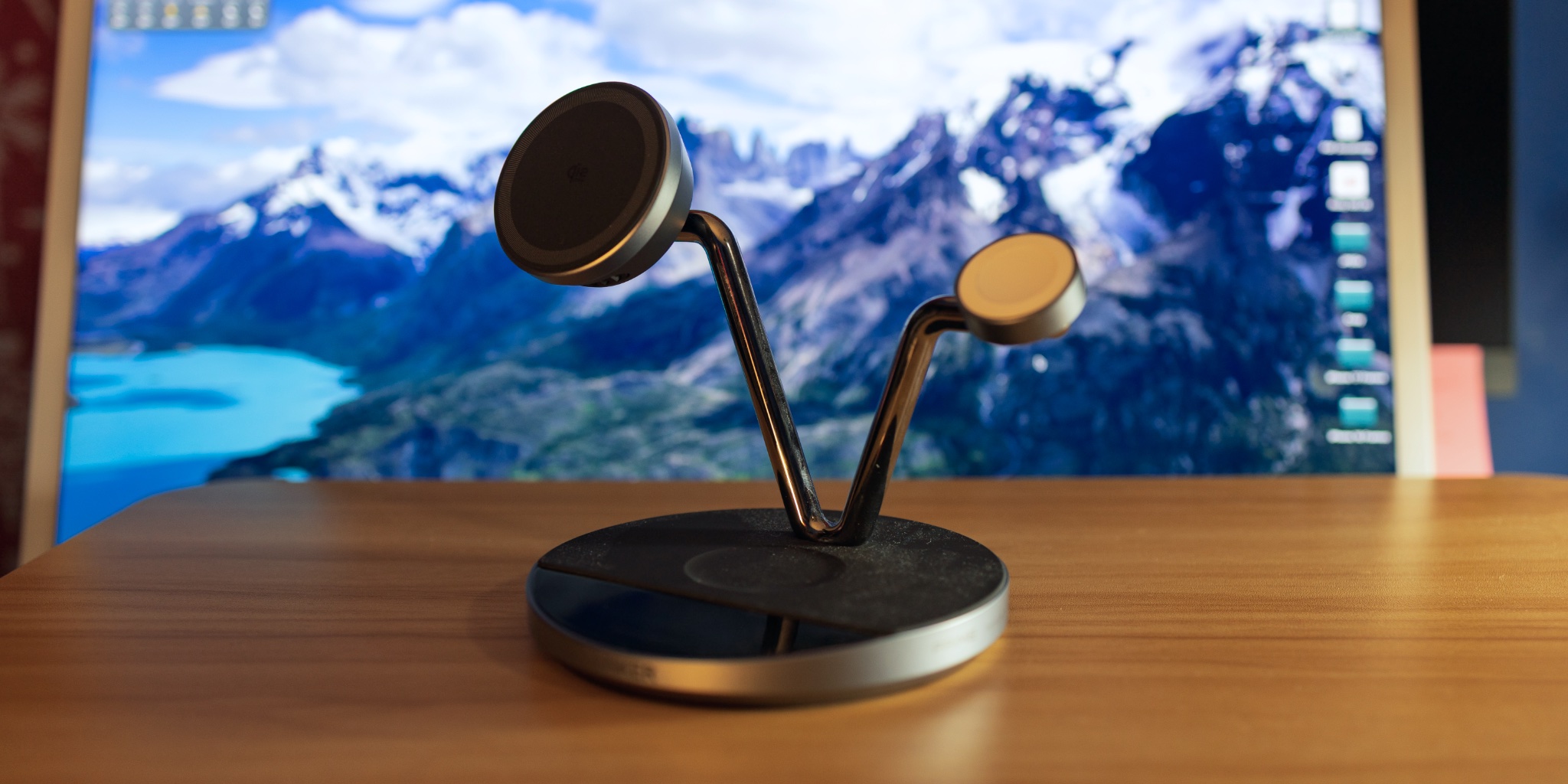 실습: Anker의 Prime 3-in-1 MagSafe 충전기는 iPhone에 25W Qi2 전력을 제공합니다