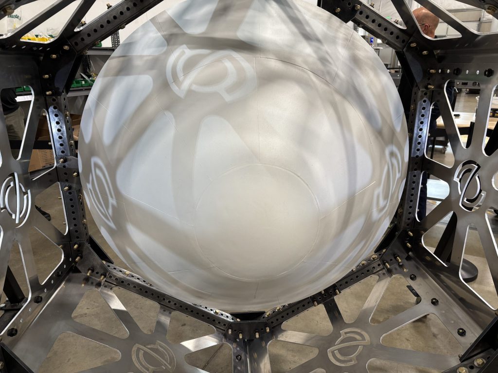 Lux Aeterna, 재사용 가능한 위성 기술을 위한 미국 정부 파트너십 체결