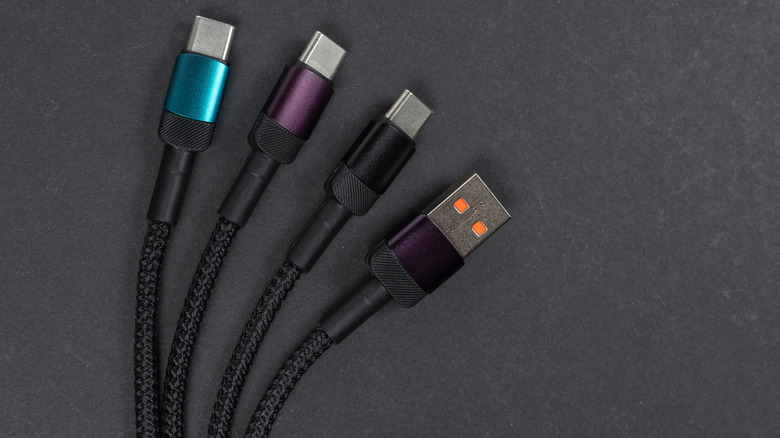 USB 2.0 케이블을 USB 3.1 포트에 연결하면 어떻게 되나요?