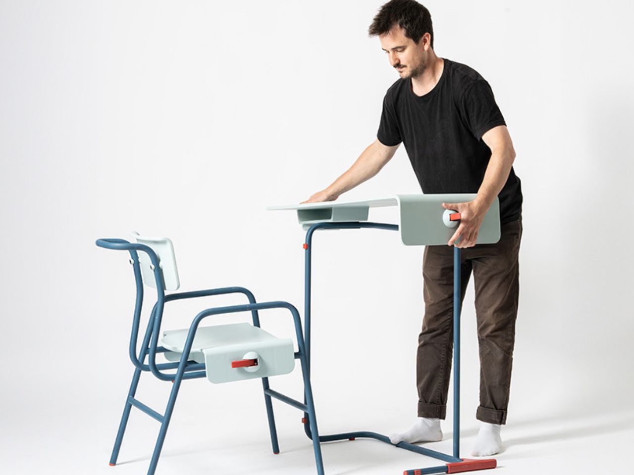 이 변화무쌍한 교실 설정을 통해 학생들은 자신만의 학습 공간을 구축할 수 있습니다