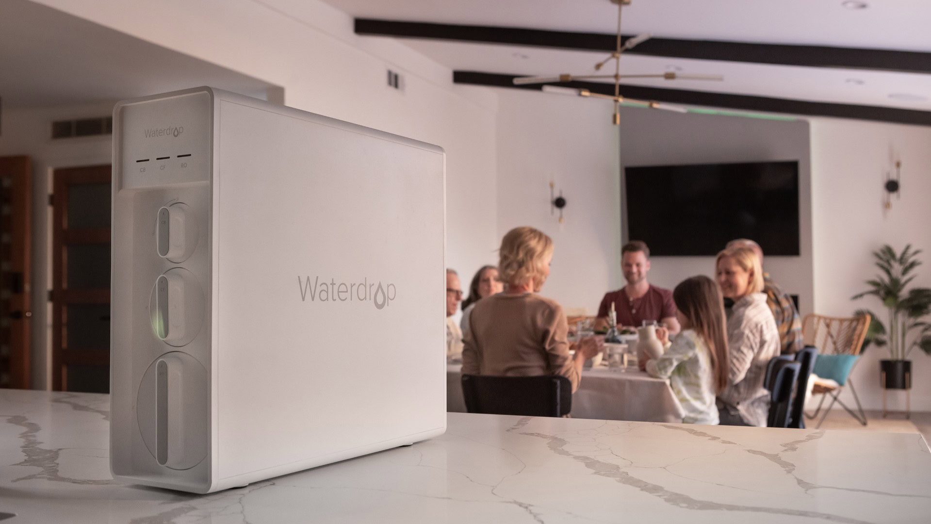 이번 블랙 프라이데이에는 물방울 필터로 안전하고 건강한 식수에 투자하세요