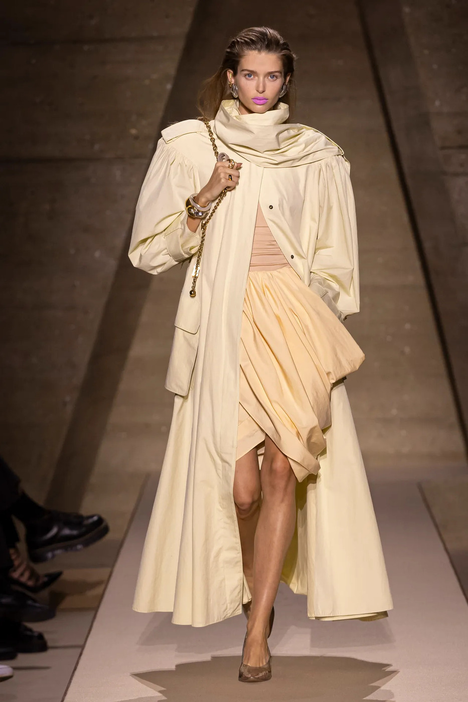 은근히 중요한 어깨선, 이렇게 달라집니다