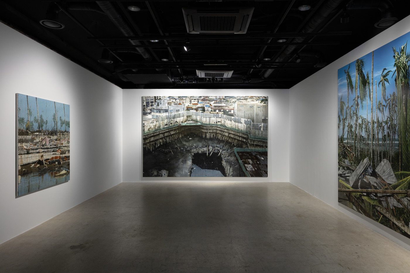 휩쓸고 지나간 자리, 아직도 부유하는 풍경