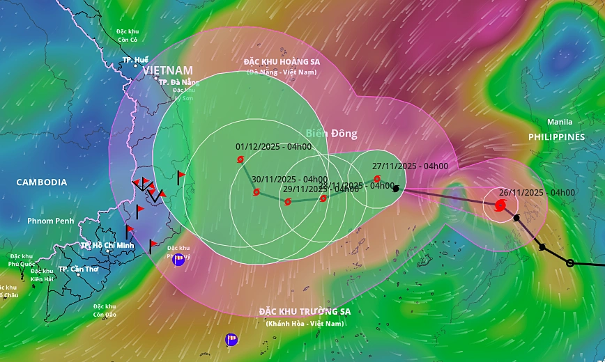 폭풍 고토가 동해로 진입해 홍수에 취약한 베트남 중부 위협