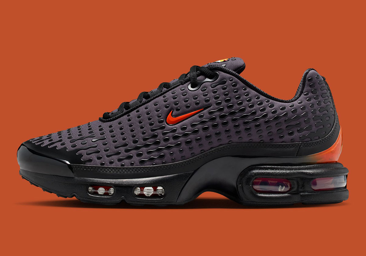 나이키 에어맥스 플러스 VII가 "블랙/다크 코퍼"로 계속해서 컴백합니다