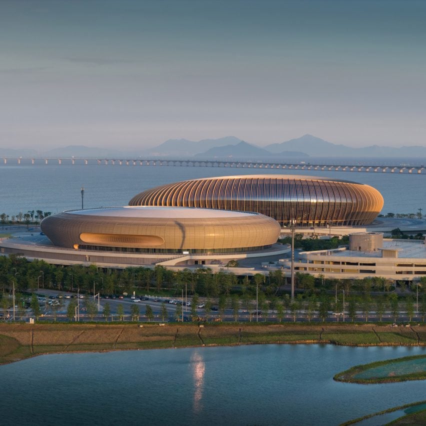 Zaha Hadid Architects, 광저우에 해안 경기장과 스포츠 센터 완공