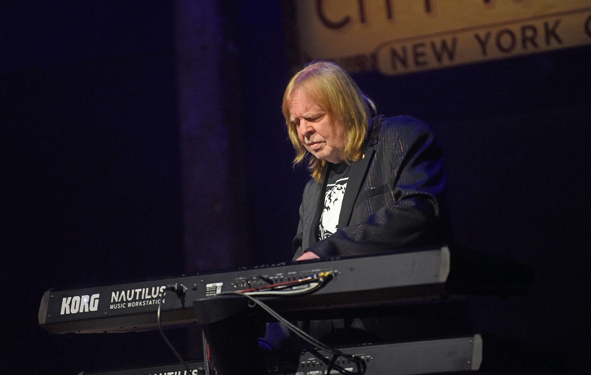 Rick Wakeman이 뇌 수술 후 건강 업데이트를 공유합니다