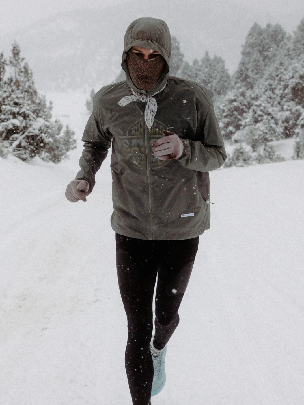 겨울철 달리기의 핵심 아이템, 보온을 돕고 예쁘기까지 한 러닝 모자 추천 9