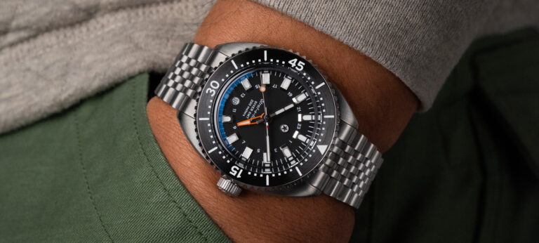 신제품 출시: Jack Mason Strat-O-Timer 티타늄 다이버 GMT 시계가 팬의 마음을 사로잡았습니다