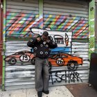 블랙과 크롬은 우리 모두의 옷장에 필요한 콤보입니다