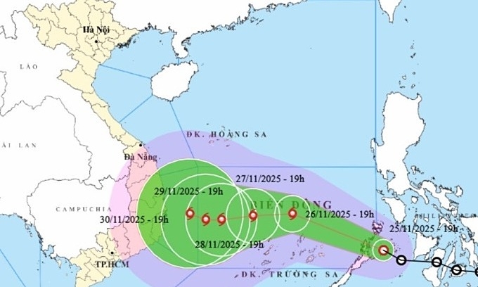 열대 저기압이 동해상에서 폭풍으로 강해짐