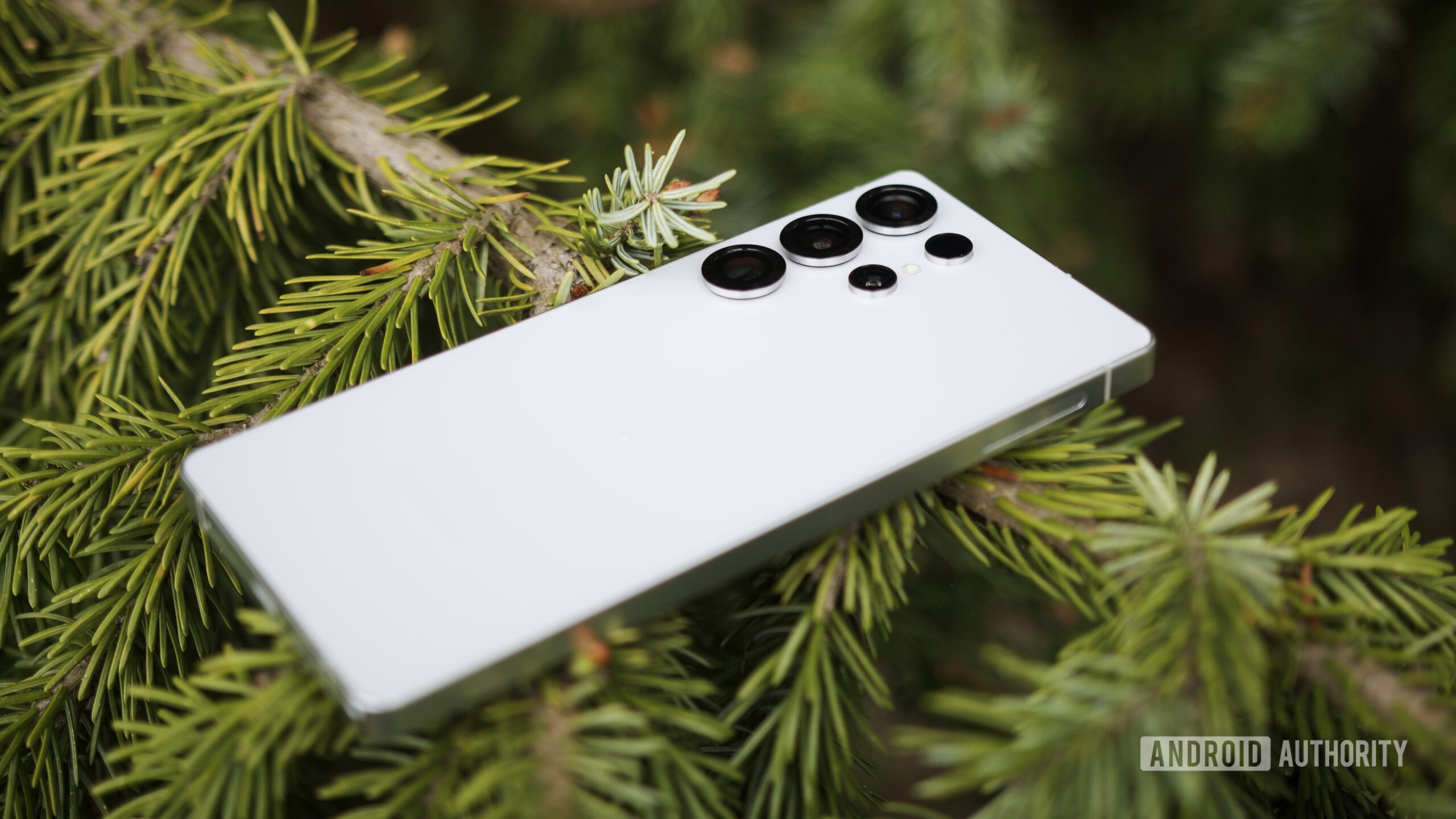 룰렛을 즐겨보세요: Samsung Galaxy S25 Ultra는 다양한 사람들에게 다양한 멋진 할인 혜택을 제공합니다!