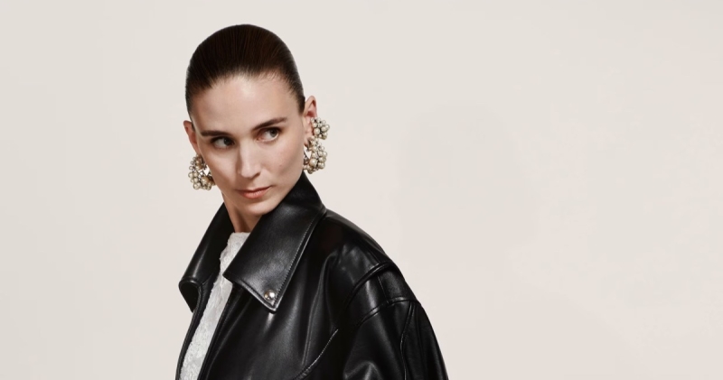 루니 마라, 지방시의 2026년 리조트 광고에서 쿨함을 받아들여