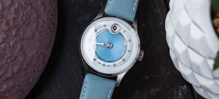 실습 데뷔: Christopher Ward가 C1 Jump Hour Mk V로 JJ01을 다시 가져왔습니다