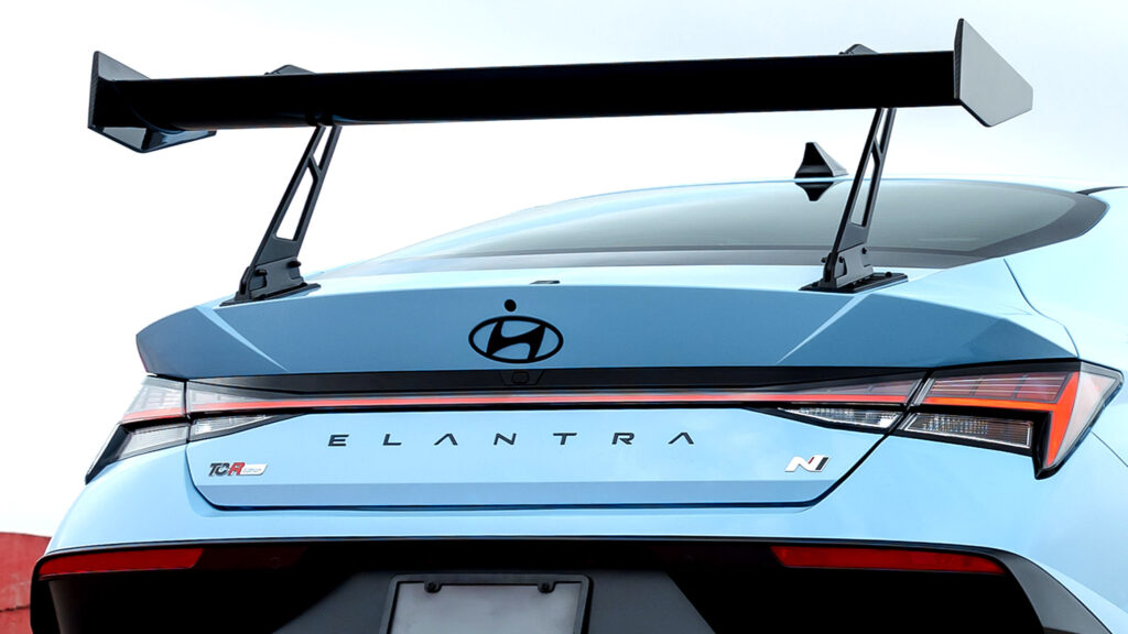 가스인가, EV인가? 현대 N, 미국을 위한 두 가지 새로운 모델로 두 가지 모두 포용