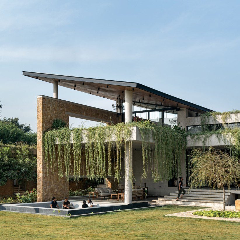 23도 디자인 시프트(23 Degrees Design Shift)는 다세대 하이데라바드 주택을 해자로 둘러쌉니다