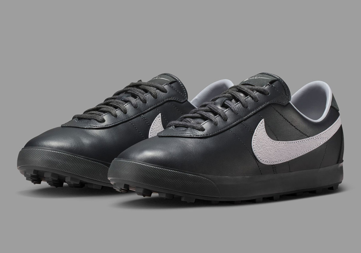 나이키, 점성술에 관심 있는 여성들을 위한 운동화 출시