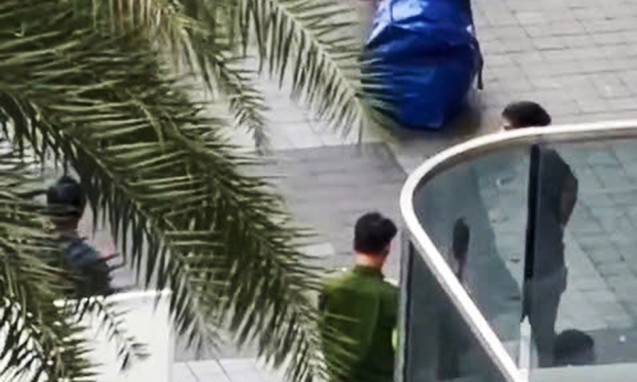 호찌민시 고층빌딩에서 용의자들이 탈출한 뒤 가방에서 시신이 발견