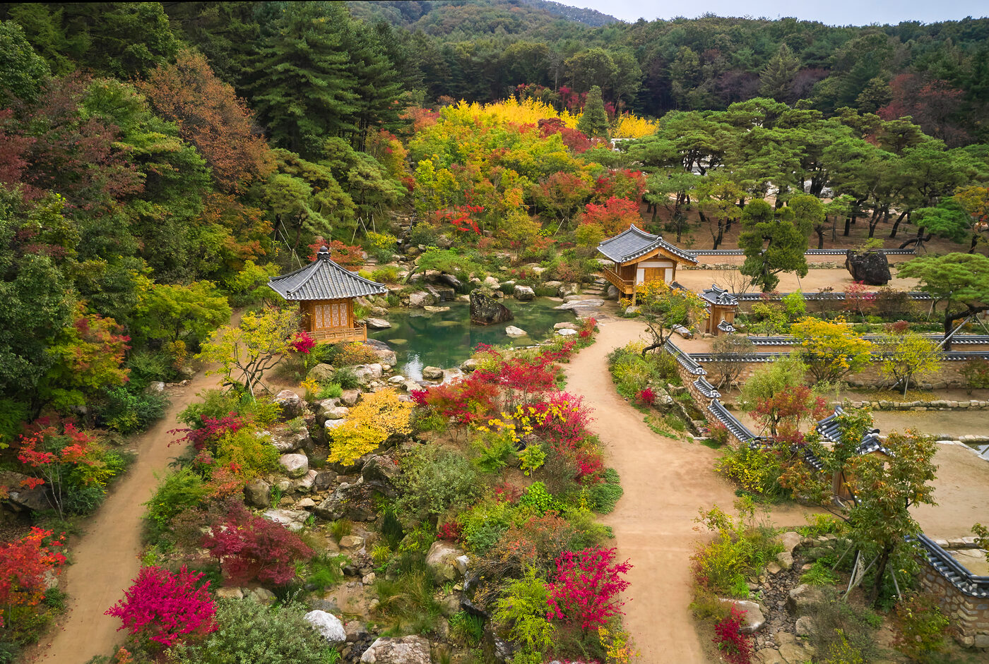 미래적인 정원을 제시하는 메덩골 정원의 현재