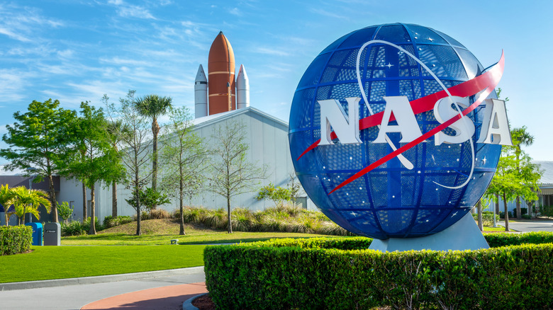 집에서 일상적으로 사용하는 NASA의 발명품 및 전자제품 5가지