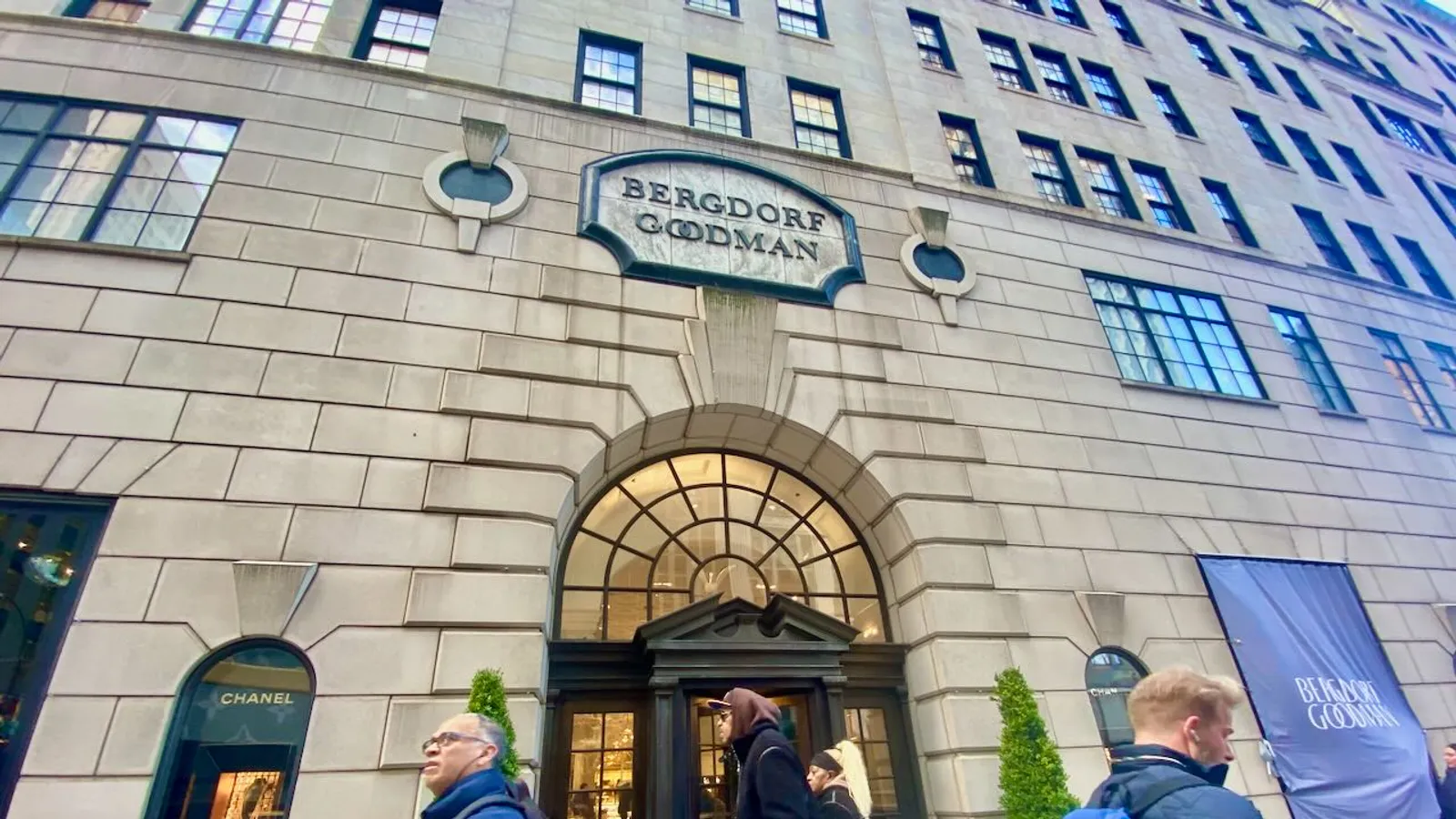 Saks Global 개편, Bergdorf Goodman에 도달